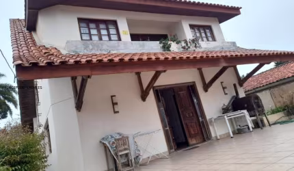 Sobrado para Venda em Curitiba, BOA VISTA, 6 dormitórios, 2 suítes, 5 banheiros, 3 vagas
