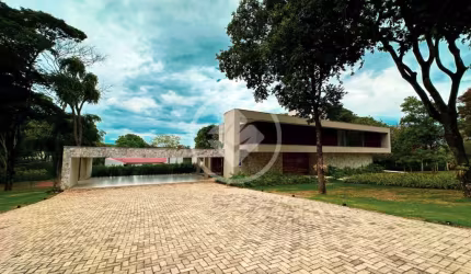 Casa Alto Padrão -Condominio Amendoeiras codigo: 92457