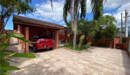 Casa isolada no bairro vila caiçara com 2 dormitórios