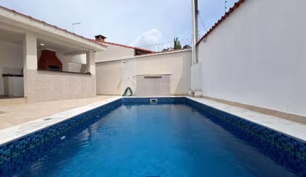 Casa para venda de alto padrão com 2 suítes e 3 vagas de garagem na cidade de cidade]