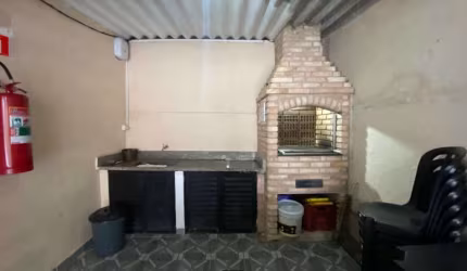 Apartamento à venda em Praia Grande-SP no bairro Caiçara: 1 quarto, 1 banheiro, 1 vaga de garagem, 48m² de área.
