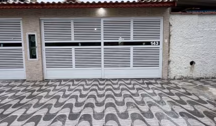 Linda casa à venda em cidade X, bairro Y: 2 quartos, 1 suíte, 1 sala, 2 banheiros, 2 vagas - 112,92m².