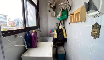 Apartamento de 2 quartos à venda ou locação em Praia Grande-SP, bairro Caiçara: 2 salas, 1 banheiro, 1 vaga, 76m².