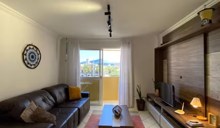 Apartamento com 3 dormitórios 1 quadra da praia do Mariscal