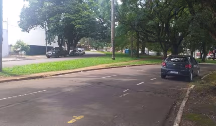 Terreno à venda na Rua Maria Inêz Fernandes Saporetti, Bom Jardim, Maringá por R$ 350.000