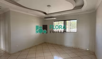 APARTAMENTO SOBRE LOJA