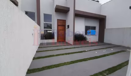 LINDA CASA GEMINADA 100 M² - ALTO PADRÃO DE CONSTRUÇÃO COM PISCINA