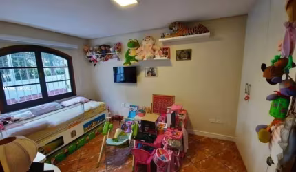 Sobrado para Venda em Diadema, Centro, 4 dormitórios, 2 suítes, 3 banheiros, 8 vagas