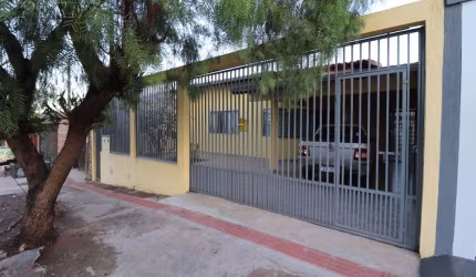 Casa com 3 quartos à venda na Rua Alinor Elias, --, Antares, Londrina por R$ 440.000