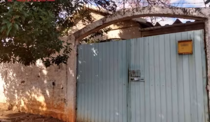 Casa com 3 quartos à venda na Rua Pinheiro, --, Leonor, Londrina por R$ 350.000