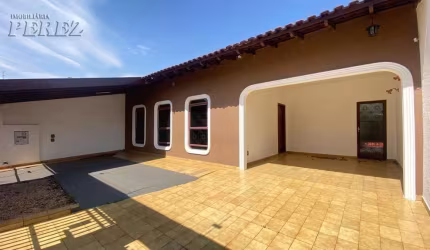 Casa com 5 quartos à venda na COMANDANTE CARLOS ALBERTO, --, Boa Vista, Londrina por R$ 750.000