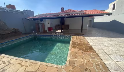 Casa com 3 quartos para alugar na Júlio César Ribeiro, --, Jardim Lolata, Londrina por R$ 5.500