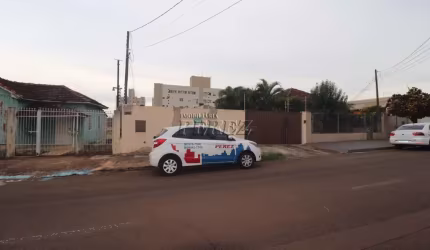 Casa com 3 quartos à venda na Rua Uruguai, --, Centro, Londrina por R$ 850.000