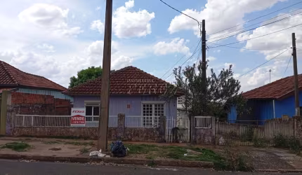 Casa à venda na Rua Tocantins, --, Portuguesa, Londrina por R$ 390.000