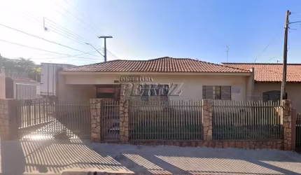 Casa com 3 quartos para alugar na Rio Grande do Sul, --, Centro, Sertanópolis por R$ 1.500