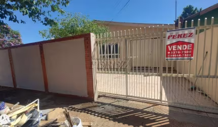 Casa com 3 quartos para alugar na Arcilio Diassi, --, Eucaliptos, Londrina por R$ 1.200