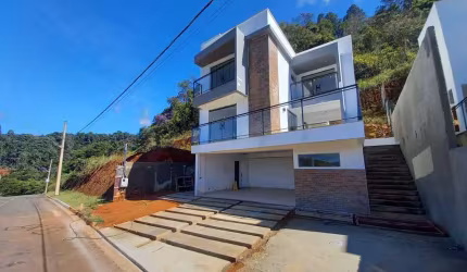 Casa à venda no bairro Parque Guadalajara, em Juiz de Fora - MG
