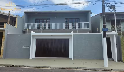 ÓTIMA CASA 03 DORMITÓRIOS, NO JARDIM AMÉRICA - LOCALIZAÇÃO PRIVILEGIADA!