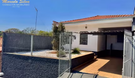 Casa comercial com 2 salas à venda na Rua Emílio Colella, 32, Centro, Bragança Paulista, 238 m2 por R$ 550.000