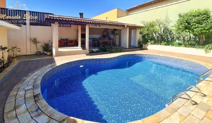 CASA 4 DORMITÓRIOS, SENDO  2 SUÍTES, NO JARDIM AMÉRICA - LOCALIZAÇÃO PRIVILEGIADA!