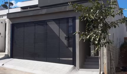 ? R$ 600.000,00 Excelente Casa à venda no Residencial Roterdam em Bragança Paulista- SP.