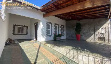 CASA TÉRREA, ÓTIMA LOCALIZAÇÃO PRÓXIMO AO CENTRO - BRAGANÇA PAULISTA, SP