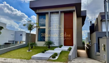 CASA ALTO PADRÃO COM 4 SUÍTES E CONDOMÍNIO COM SISTEMA CLUBE