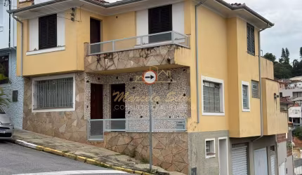 CASA NO CENTRO DE BRAGANÇA PAULISTA, SP