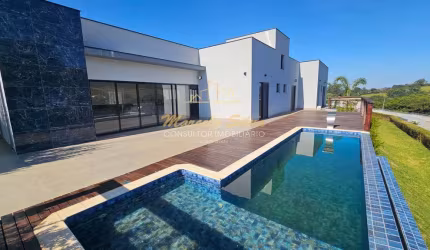 CASA TOTALMENTE TÉRREA, 3 SUITES  CONDOMNIO FLAMBOYAN  ,