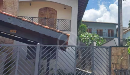 Sobrado em Bairro Nobre de Atibaia