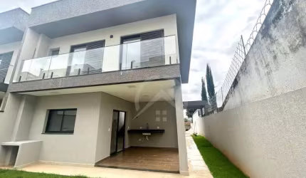 Village com 3 dormitórios para alugar, 134 m² por R$ 6.800/mês - Vila Giglio - Atibaia/SP