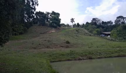 Chácara para venda possui 7000 metros quadrados