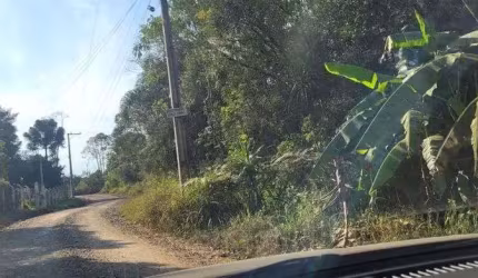 Vende-se terreno