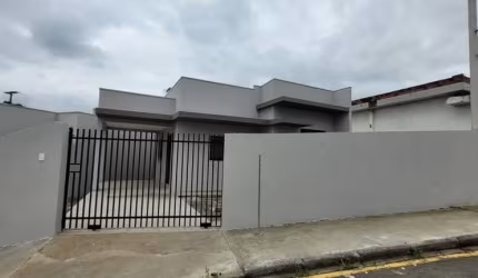 Vende-se casa nova