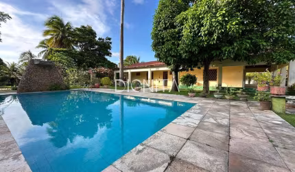 Sítio com terreno de 6.500m2 e  04 dormitórios em Jacundá, Aquiraz/CE