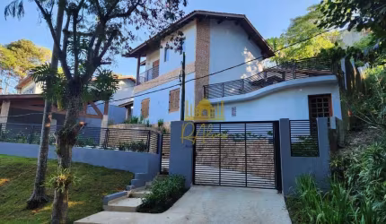 Village com 4 dormitórios à venda, 330 m² por R$ 1.390.000,00 - Granja Viana II - Cotia/SP