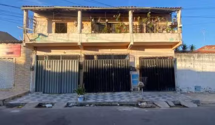 Sobrado Para Vender com 4 quartos no bairro Jereissati em Maracanaú