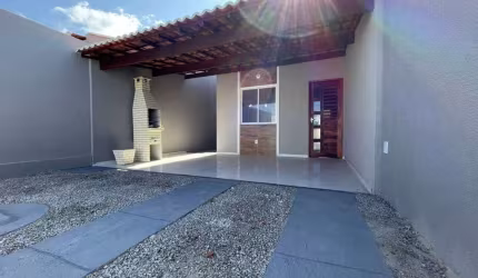 Casa com 2 quartos, sendo 1 suíte e entrada facilitada