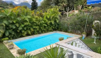 Linda casa à venda  na Saldanha Marinho!