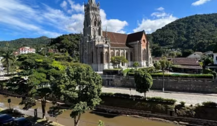 Lindo apt. a venda em frente a Catedral São Pedro de Alcântara!