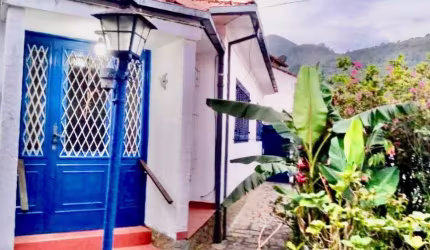 Ótima casa à venda na Mosela,  Petrópolis-RJ!