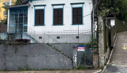 Oportunidade! Ótima no centro de Petrópolis!