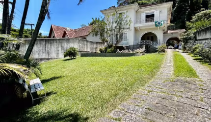 Linda casa pronta para morar, em Petrópolis-RJ!