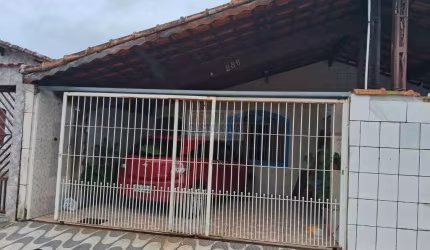 Casa Geminada de 100m²  com 2 Quartos no Jardim Real em Praia Grande