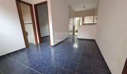 Casa em condomínio térrea, 1 quarto, 1 banheiro, 1 vaga de garagem no bairro Aviação.