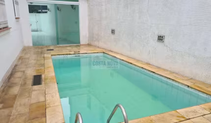 Casa com 282m², 4 Dormitorios sendo 1 suite, 4 banheiros, 5 vagas, 2 salas, 1 escritório, 1 edícula