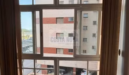 Apartamento de 103m², a uma quadra da Praia, com 3 quartos e 1 suíte, sala 2 ambientes.