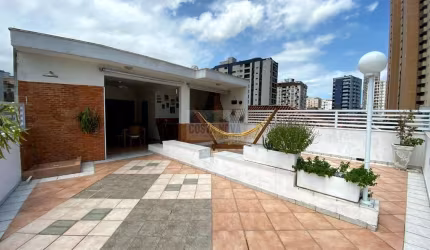 Casa à Venda na Ponta da Praia! 3 Suítes sendo 2 com Closet, Churrasqueira, Forno a lenha e Solarium