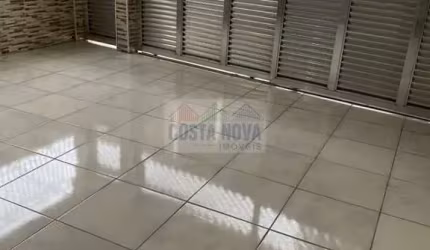 Casa a venda com 140  m², com 3 quartos,e garagem fechada para 2 veículos