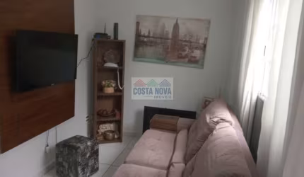 Casa  geminada com 3 quartos e garagem